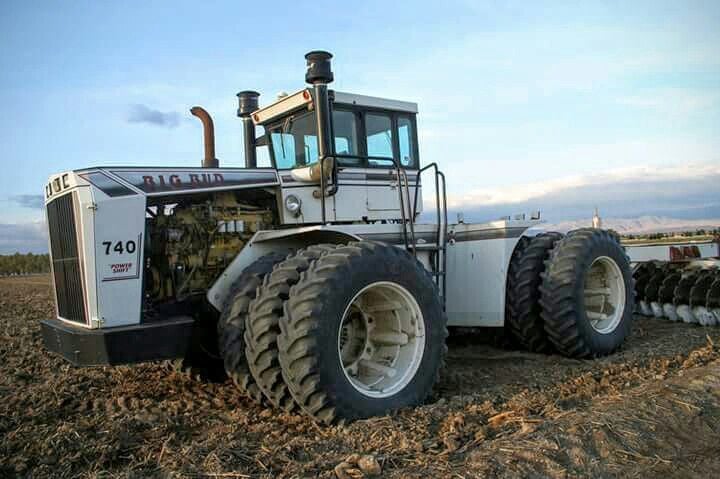 Big Bud 740 - World’s Top 10 biggest tractors in 2022